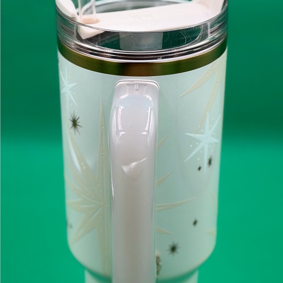 Stanley Cup Quencher Luxe 40 oz Tumbler Starlight Shimmer Gold Star Design, New - Picture 4 of 13